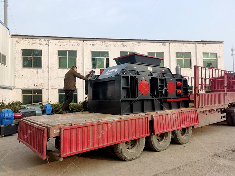 建筑用砂配置的液壓對輥制砂機多少錢一臺？