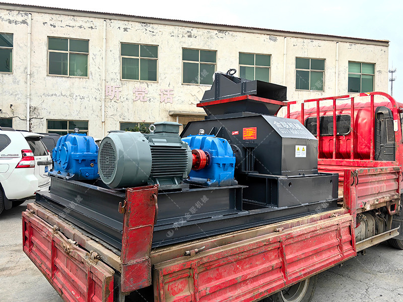 中型直連式對輥制砂機(jī)設(shè)備發(fā)貨圖片