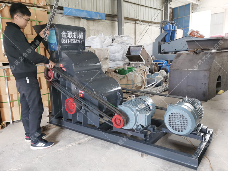 SCF600*400小型雙級粉碎機發(fā)往甘肅慶陽破碎煤