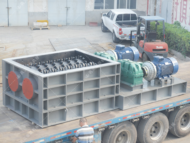 2PLF80/200強力分級雙齒輥破碎機發往山東淄博破碎煤炭