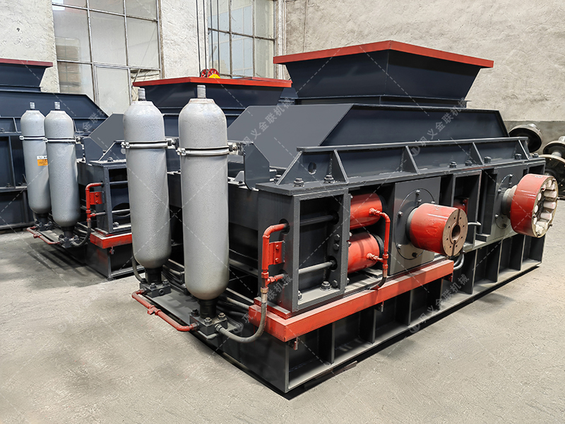 青石制砂難題多?對輥破碎機(jī)如何輕松應(yīng)對? 青石制砂難題多?對輥破碎機(jī)如何輕松應(yīng)對?